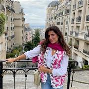 Soy profesora de inglés con experiencia en colegios internacionales y un año en EE.UU. Preparo para FCE, CAE y apoyo con deberes